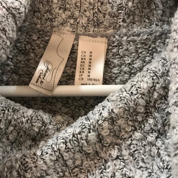 GREY TURTLE NECK SWEATER - Picture 5 of 7